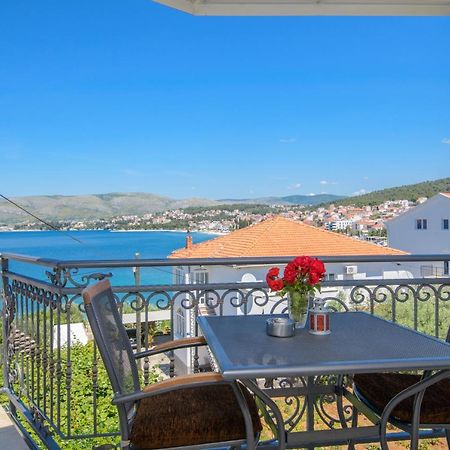 Apartments Tonka Trogir Bagian luar foto
