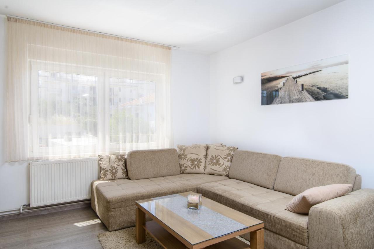 Apartments Tonka Trogir Bagian luar foto