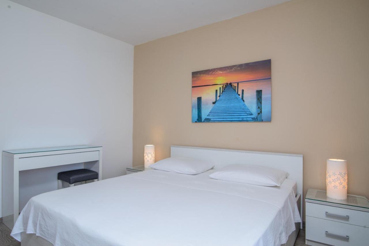 Apartments Tonka Trogir Bagian luar foto