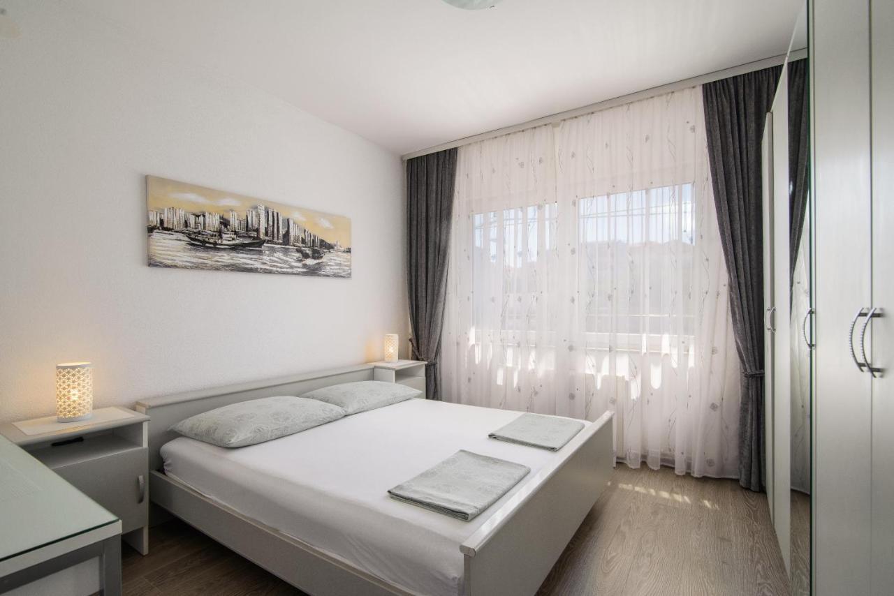 Apartments Tonka Trogir Bagian luar foto