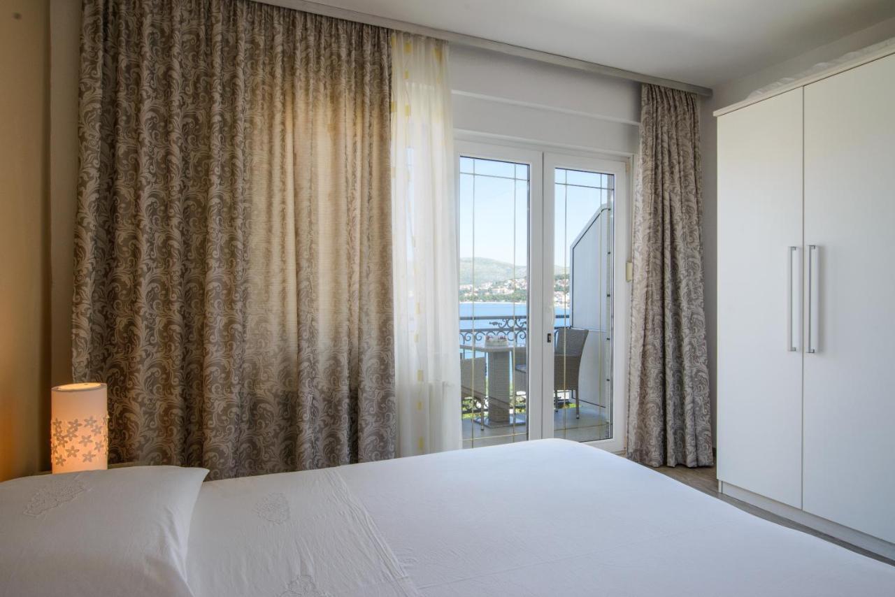 Apartments Tonka Trogir Bagian luar foto