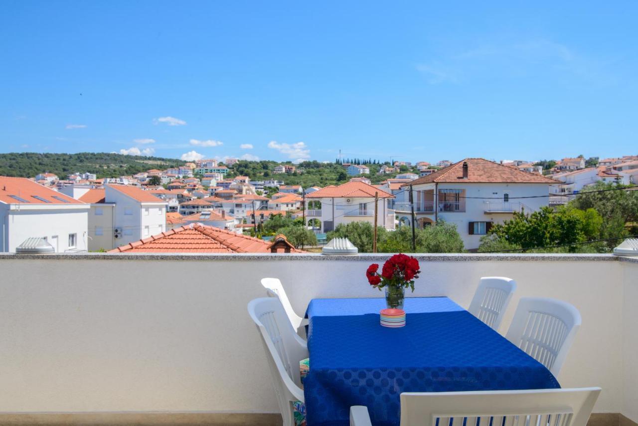 Apartments Tonka Trogir Bagian luar foto