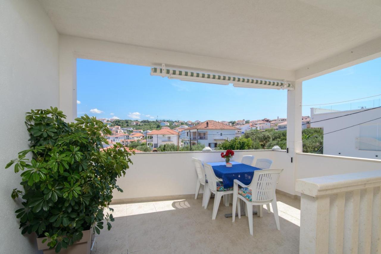 Apartments Tonka Trogir Bagian luar foto