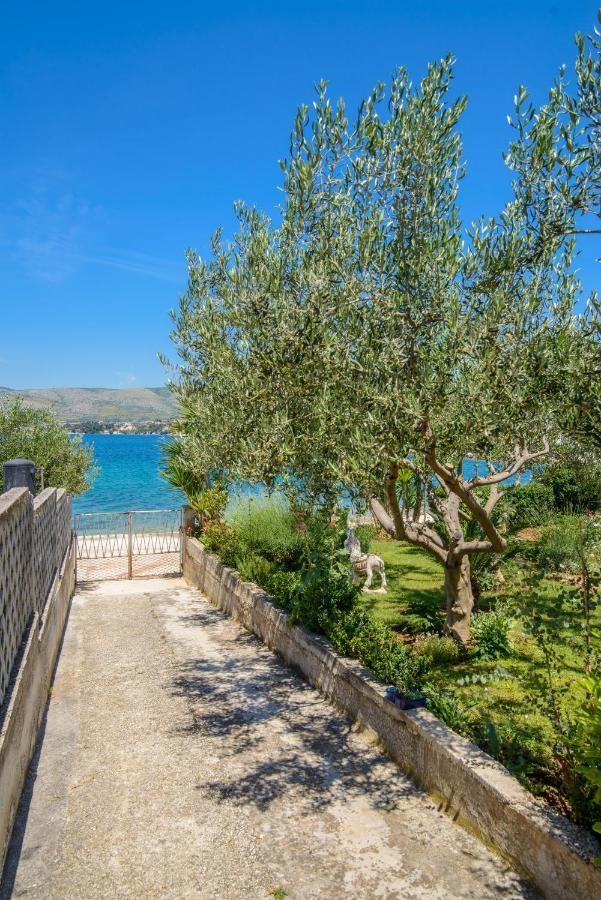 Apartments Tonka Trogir Bagian luar foto