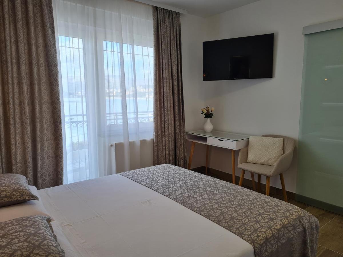 Apartments Tonka Trogir Bagian luar foto